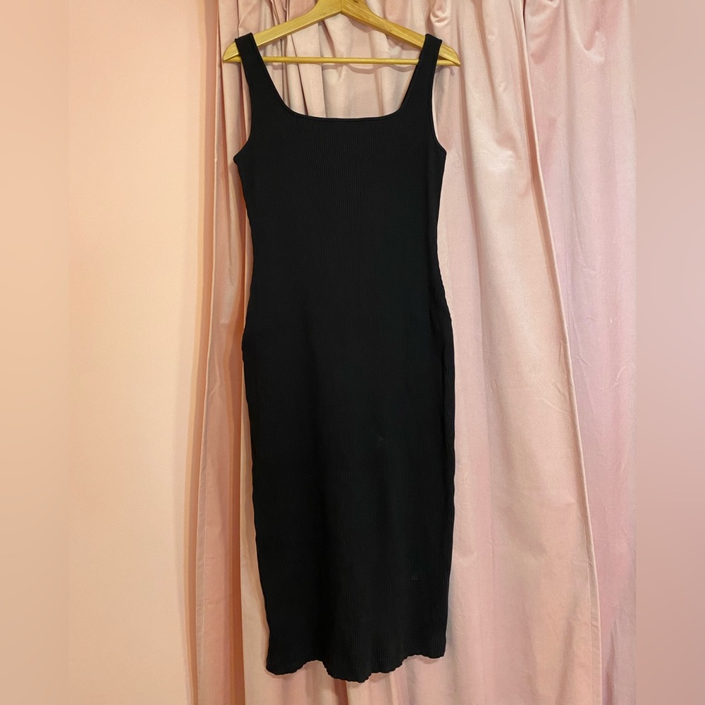 Uniqlo BRAND NEW ribbed knit midi dress sz M black